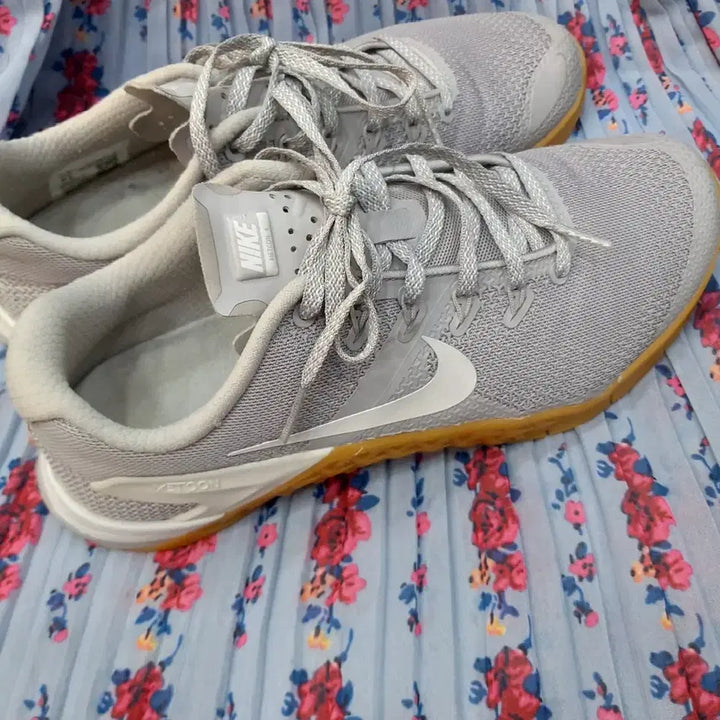 [SOLD OUT] 나이키  메트콘 4 운동화  265mm