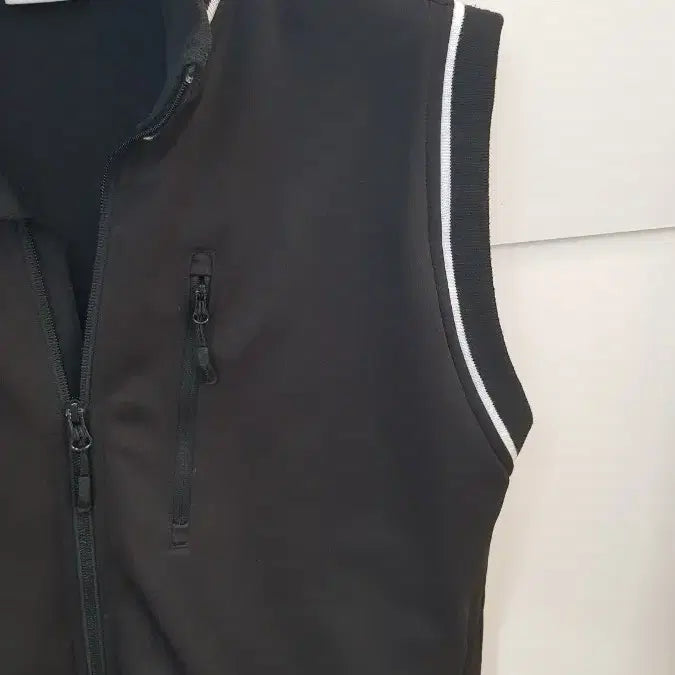 [BUNJANG] Lacoste Black Sports Windbreaker Vest 105 / 라코스테 블랙 스포츠 바람막이 조끼105