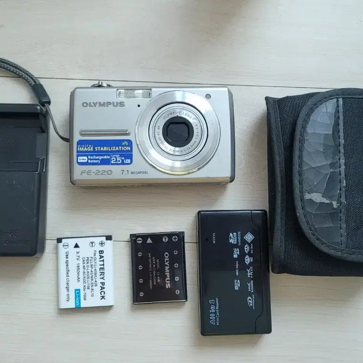 [BUNJANG] Olympus FE-220 Silver Digital Camera / 올림푸스FE-220 디지털카메라