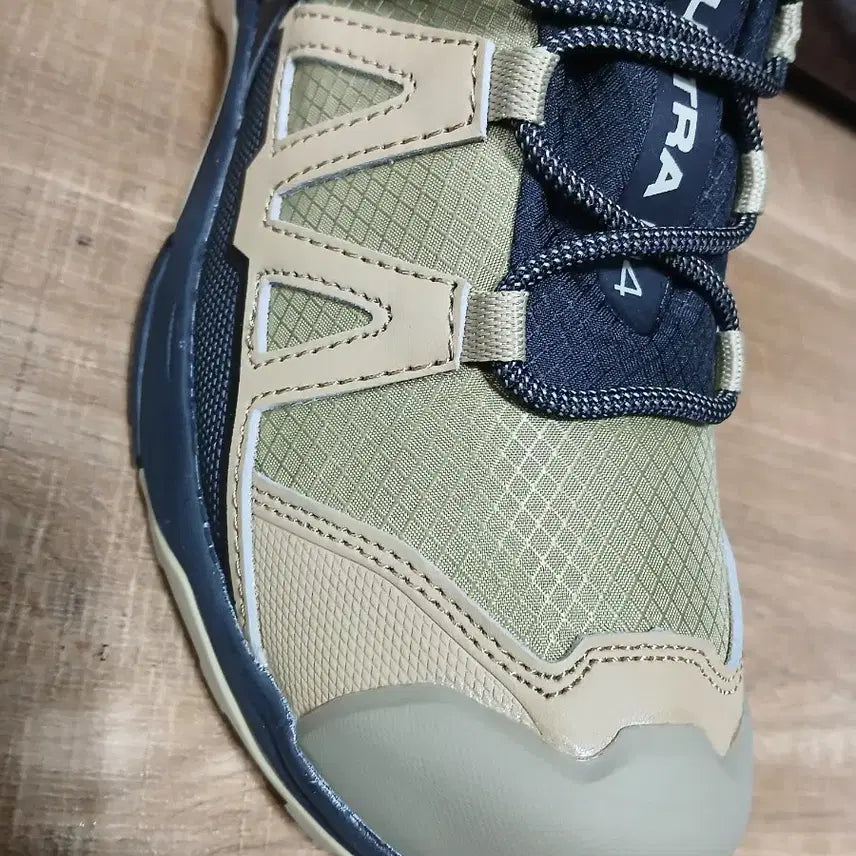 [BUNJANG] Salomon X Ultra 4 Gore-Tex Hiking Boots 265mm / 살로몬 X 울트라 4 고어텍스 등산화 265mm 새상품