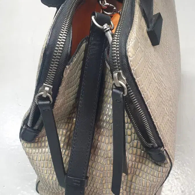 [BUNJANG] LOUDJ&amp;LOUNGE Navid Snake Skin Double Zip Leather Bag / 루즈앤라운지 나비드스네이크스킨더블집 가죽가방