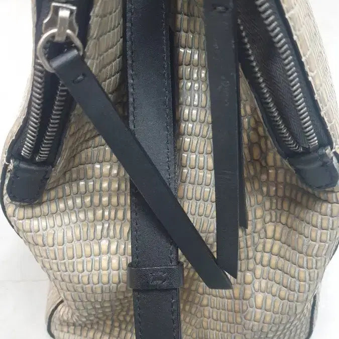 [BUNJANG] LOUDJ&amp;LOUNGE Navid Snake Skin Double Zip Leather Bag / 루즈앤라운지 나비드스네이크스킨더블집 가죽가방