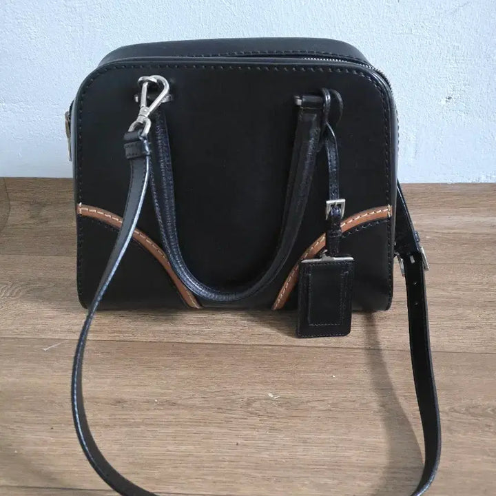 [BUNJANG] Prada Black Leather Tote Bag / 프라다 블랙 레더 토트백 + 더스트백