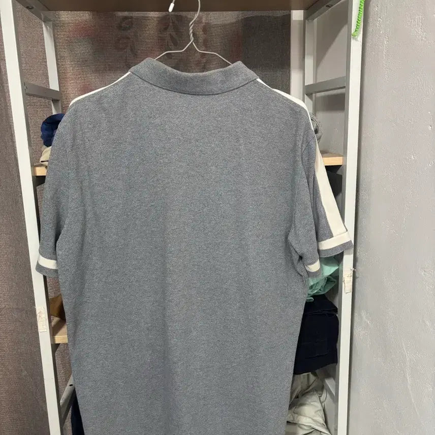 [SOLD OUT] 라코스테 회색 폴로 카라 티셔츠