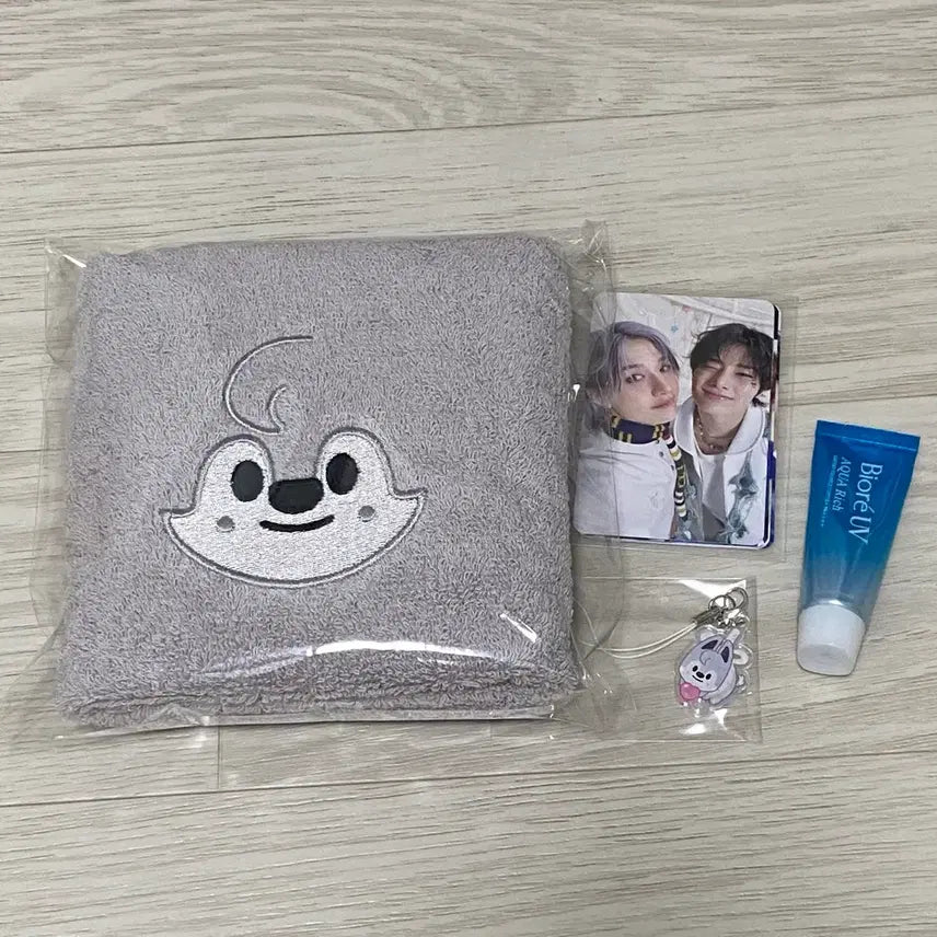 [SOLD OUT] 스키즈 팬미 첫막 입장특전(울프찬 타월+키링+유닛포카)