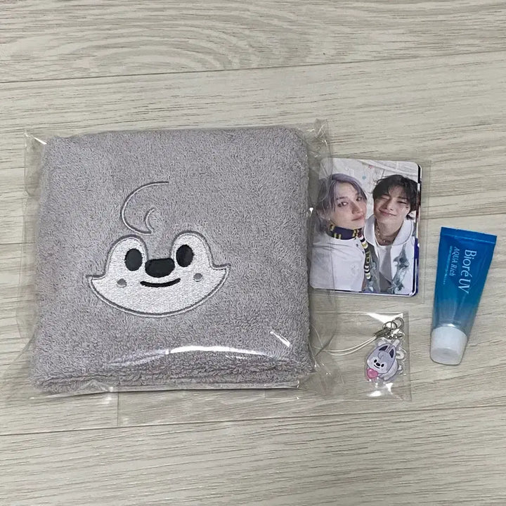 [SOLD OUT] 스키즈 팬미 첫막 입장특전(울프찬 타월+키링+유닛포카)