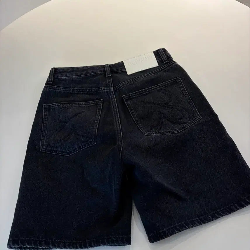 [BUNJANG] Glowny THE PEGGY SHORTS Black XS / 글로니 THE PEGGY SHORTS BLACK XS사이즈