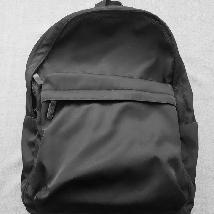 [BUNJANG] Musinsa Standard Nylon Essential Backpack Black / 무신사 스탠다드 나일론 에센셜 백팩 블랙