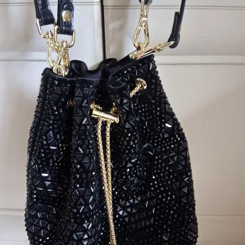[BUNJANG] Lie Sang Bong Black Beaded Bucket Bag / 블랙 비즈 버킷백 숄더백 미니백 (이상봉 )