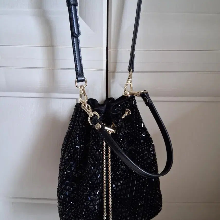 [BUNJANG] Lie Sang Bong Black Beaded Bucket Bag / 블랙 비즈 버킷백 숄더백 미니백 (이상봉 )