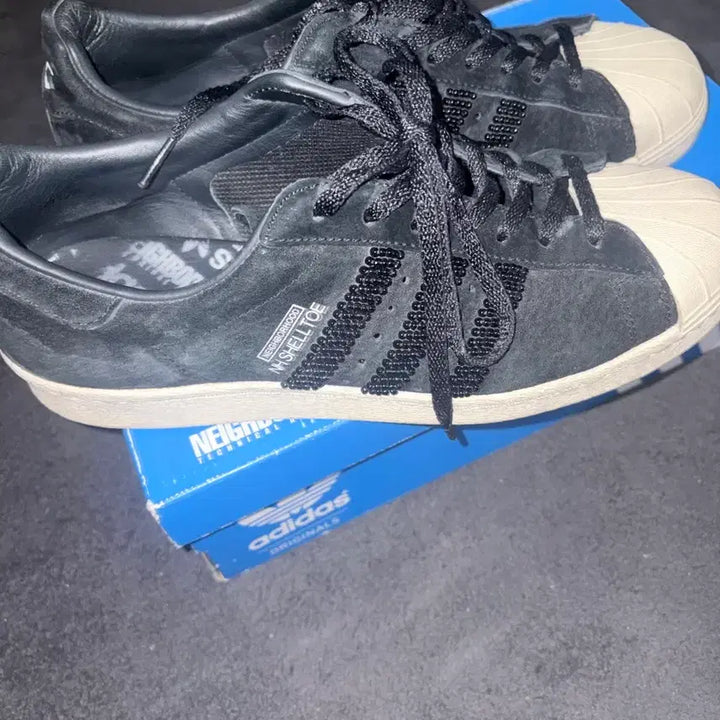 [BUNJANG] Adidas Superstar x Neighborhood Shelltoe Sneakers / 아디다스 슈퍼스타 x 네이버후드 쉘토 jp260