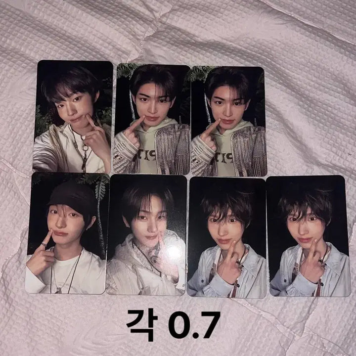 [BUNJANG] Kickflip Twenty Lip Corner Photocard / 킥플립 트웬티 입꼬리 포카 양도