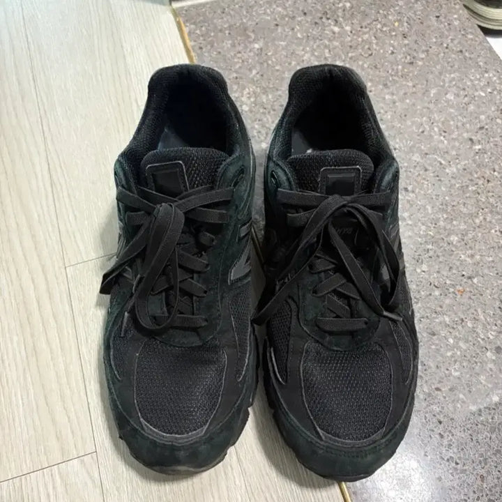 [SOLD OUT] 뉴발란스 990v4 트리플블랙 280