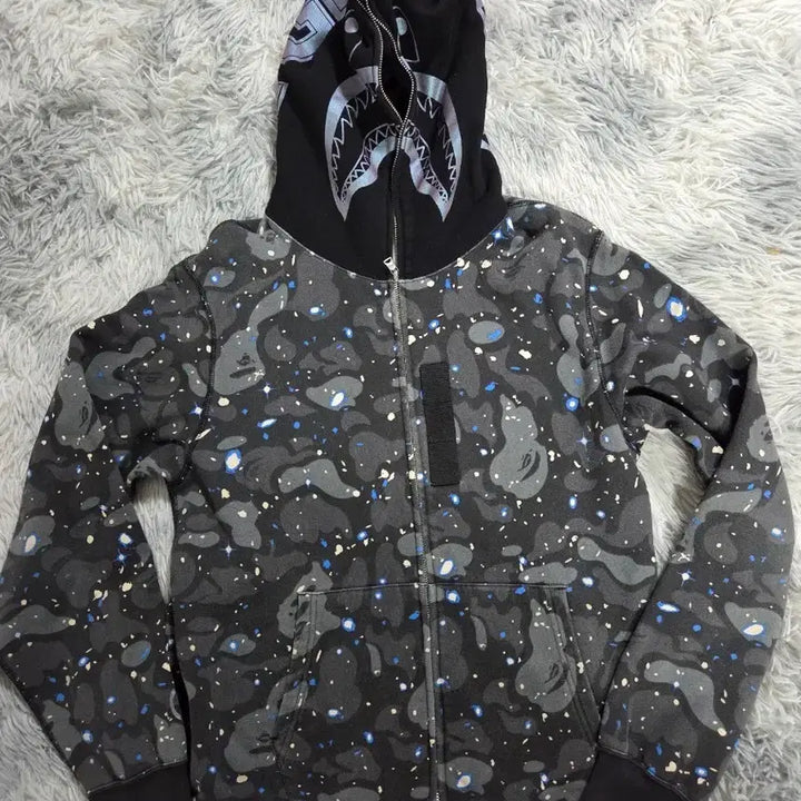[BUNJANG] BAPE Space Camo Shark Glow-in-the-Dark Hooded Zip-Up / 베이프 스페이스 카모 샤크 야광 후드집업