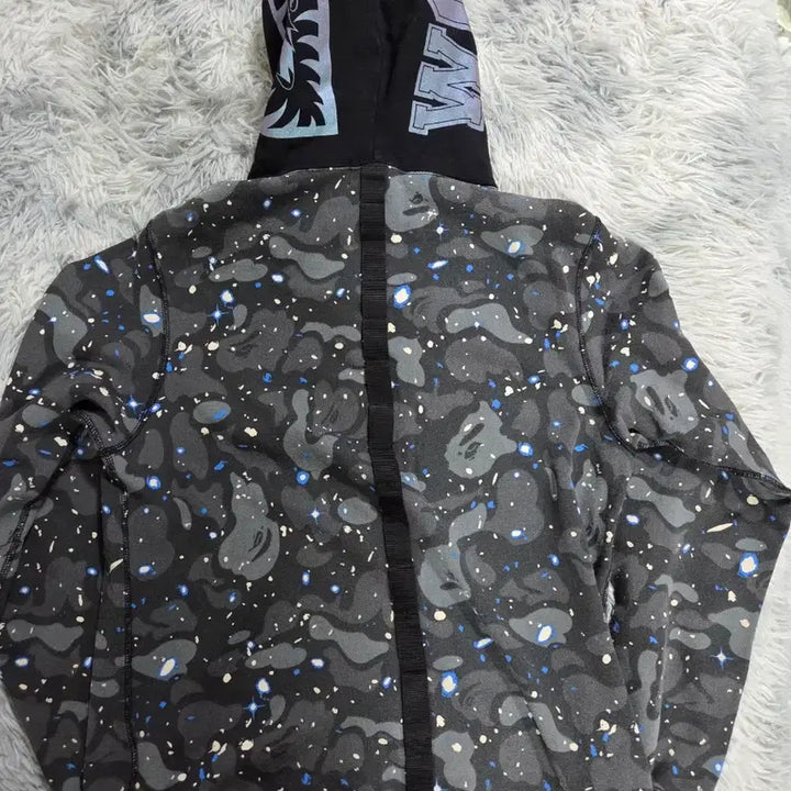 [BUNJANG] BAPE Space Camo Shark Glow-in-the-Dark Hooded Zip-Up / 베이프 스페이스 카모 샤크 야광 후드집업