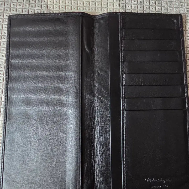 [BUNJANG] Ferragamo Black Long Wallet / 페라가모 블랙 장지갑