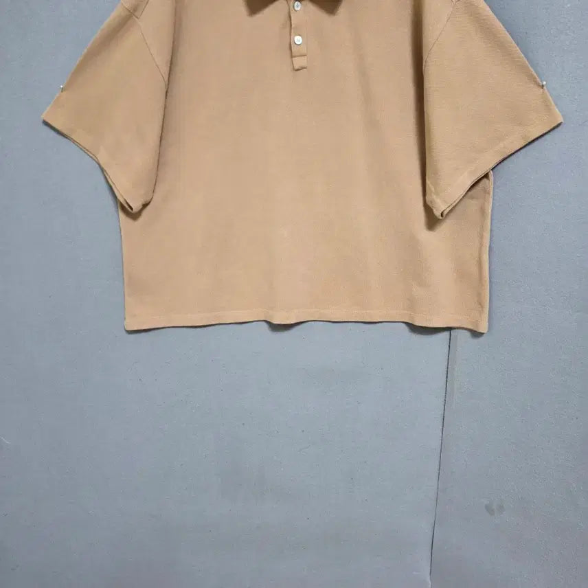 [BUNJANG] Tomboy Oversized Beige Collar T-Shirt FF / 톰보이 박시한 베이지 카라 티셔츠 FF  n4161