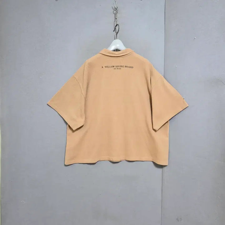 [BUNJANG] Tomboy Oversized Beige Collar T-Shirt FF / 톰보이 박시한 베이지 카라 티셔츠 FF  n4161