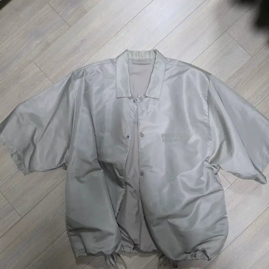[BUNJANG] Fear of God Essentials Nylon Short Sleeve Shirt - Large / 피오갓 에센셜 숏슬리브 나일론 셔츠. 라지