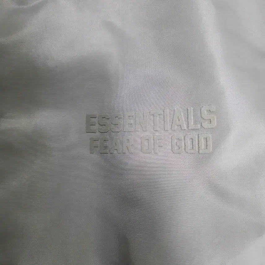 [BUNJANG] Fear of God Essentials Nylon Short Sleeve Shirt - Large / 피오갓 에센셜 숏슬리브 나일론 셔츠. 라지