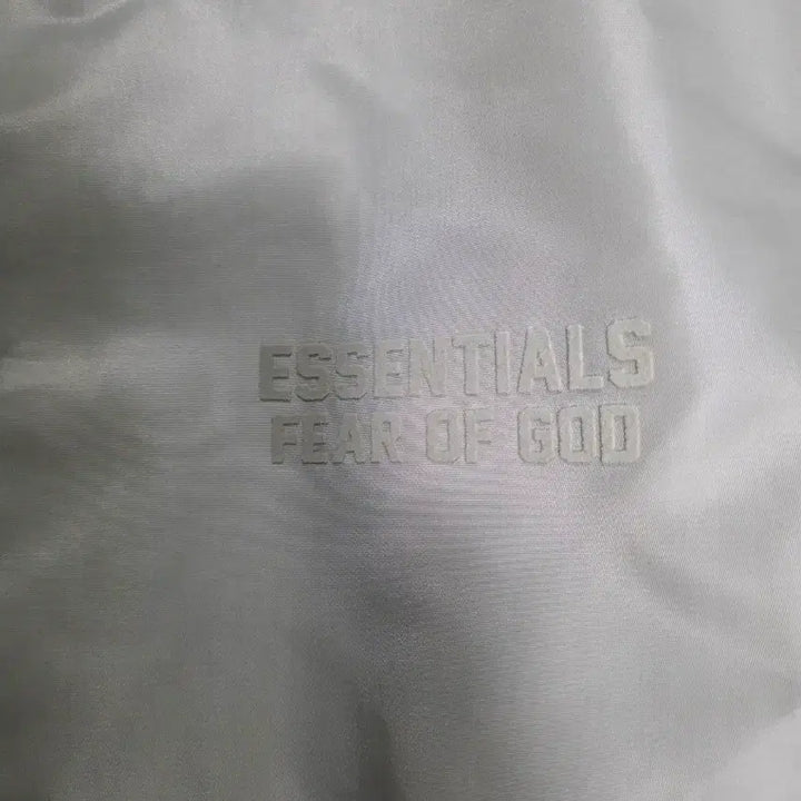 [BUNJANG] Fear of God Essentials Nylon Short Sleeve Shirt - Large / 피오갓 에센셜 숏슬리브 나일론 셔츠. 라지