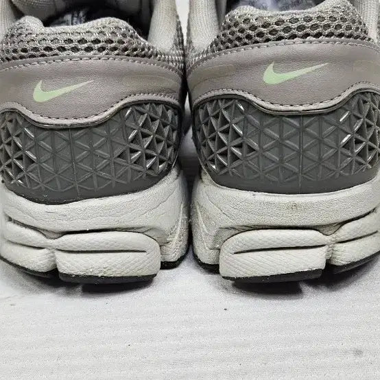[BUNJANG] Nike Zoom Vomero 5 FB8845 Sneakers / 나이키 줌 보메로5  FB8845  240사이즈