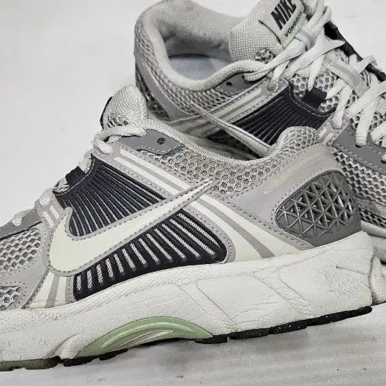 [BUNJANG] Nike Zoom Vomero 5 FB8845 Sneakers / 나이키 줌 보메로5  FB8845  240사이즈