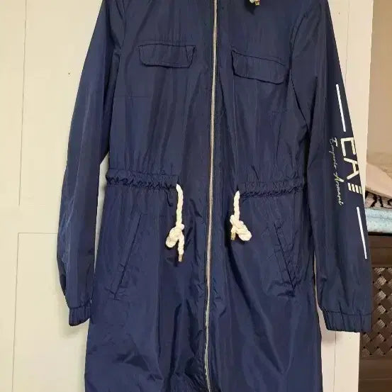 [BUNJANG] EA7 Emporio Armani Navy Hooded Windbreaker / EA7 엠포리오 아르마니 네이비 후드 윈드브레이커