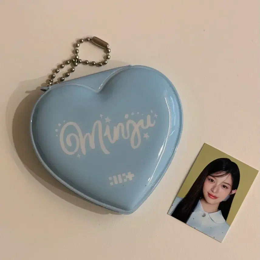 [BUNJANG] ILLIT Minju Glitter Day ID Photo + Heart Holder Bundle Set / 아일릿 민주 글리터데이 증명사진 + 하트 홀더 콘서트MD ㅅㅊ포카앨범