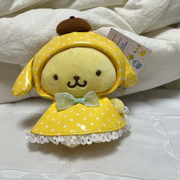 [BUNJANG] Sanrio Pompompurin Rainy Day Plush Doll / 급전할인 폼폼푸린 우비 인형 산리오 레이니데이
