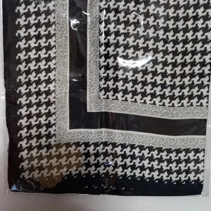 [BUNJANG] Scarf - Black Pattern / 스카프 고급패턴 새것