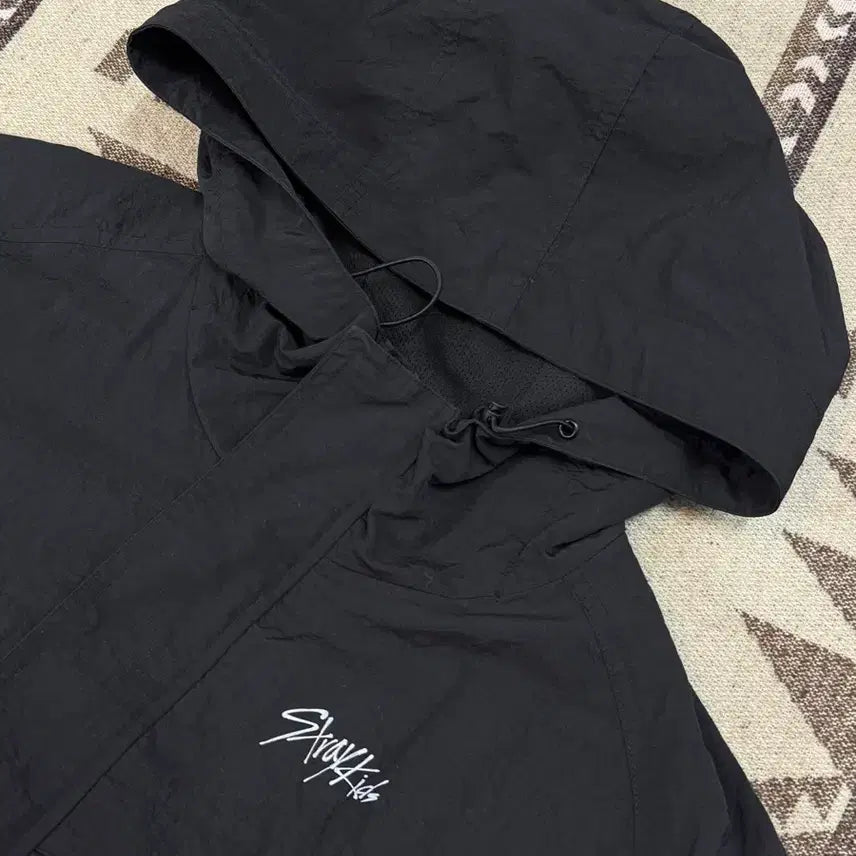 [SOLD OUT] Stray Kids 스트레이키즈 월드투어 후드 바람막이