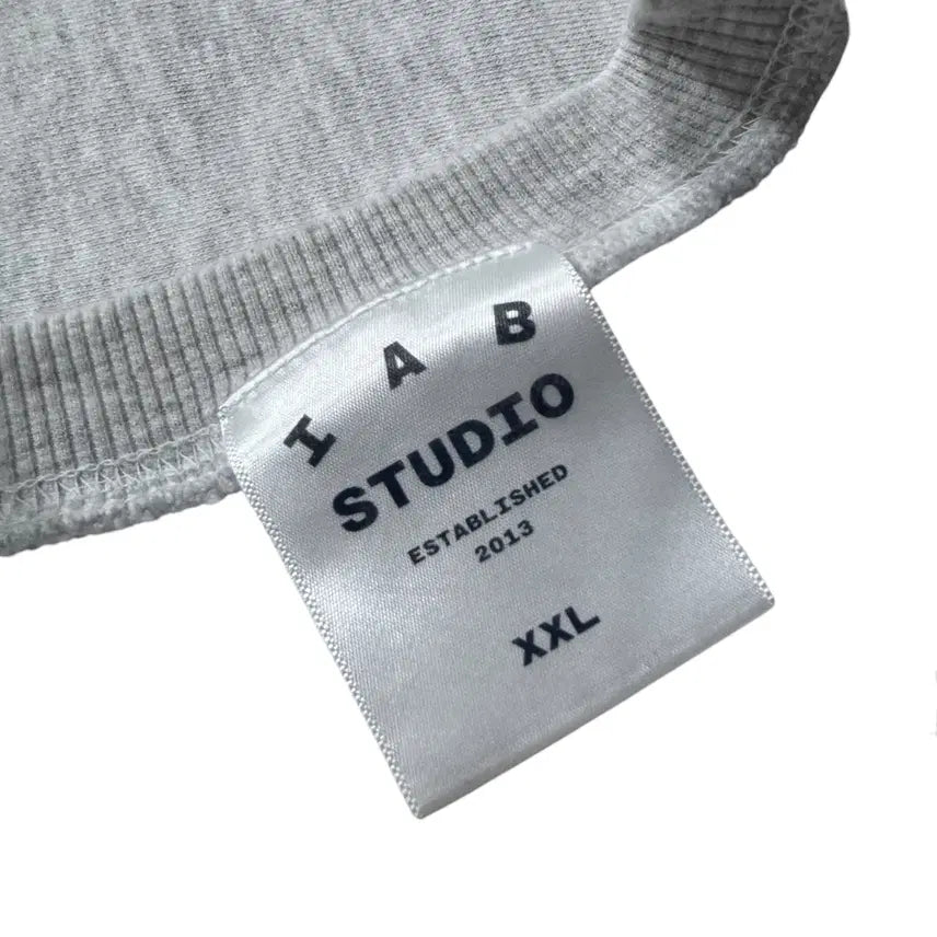[BUNJANG] Iab Studio Light Gray Sweatshirt / 아이앱 스튜디오 라이트그레이 맨투맨