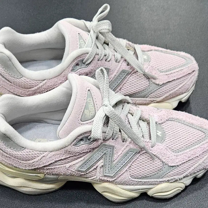 [BUNJANG] New Balance 9060 December Sky Sneakers / 뉴발란스(New Balance) 9060 디셈버 스카이 240mm