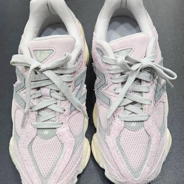 [BUNJANG] New Balance 9060 December Sky Sneakers / 뉴발란스(New Balance) 9060 디셈버 스카이 240mm