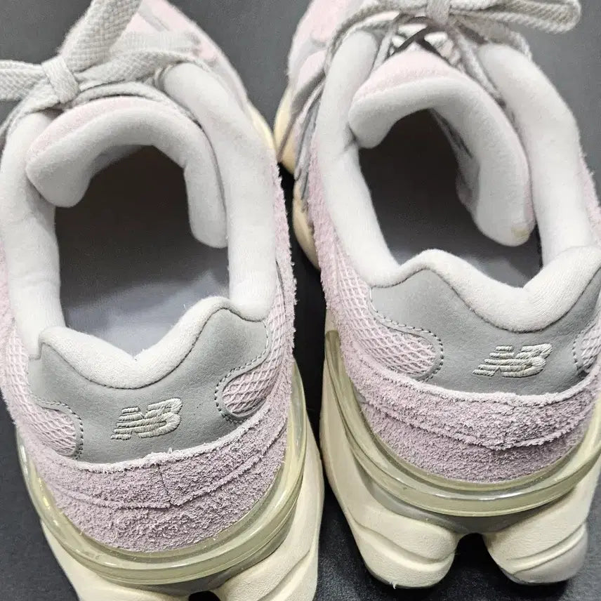 [BUNJANG] New Balance 9060 December Sky Sneakers / 뉴발란스(New Balance) 9060 디셈버 스카이 240mm