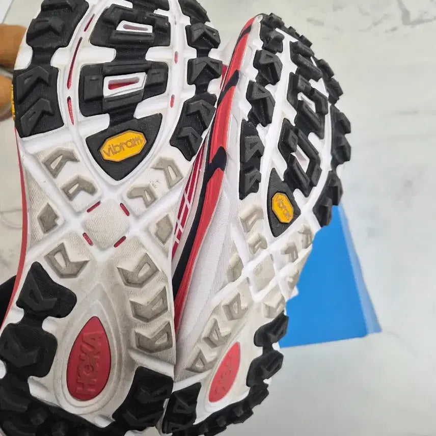 [BUNJANG] Hoka Mafate Speed 2 Red Running Shoes / 호카 마파테스피드2 거의 새상품