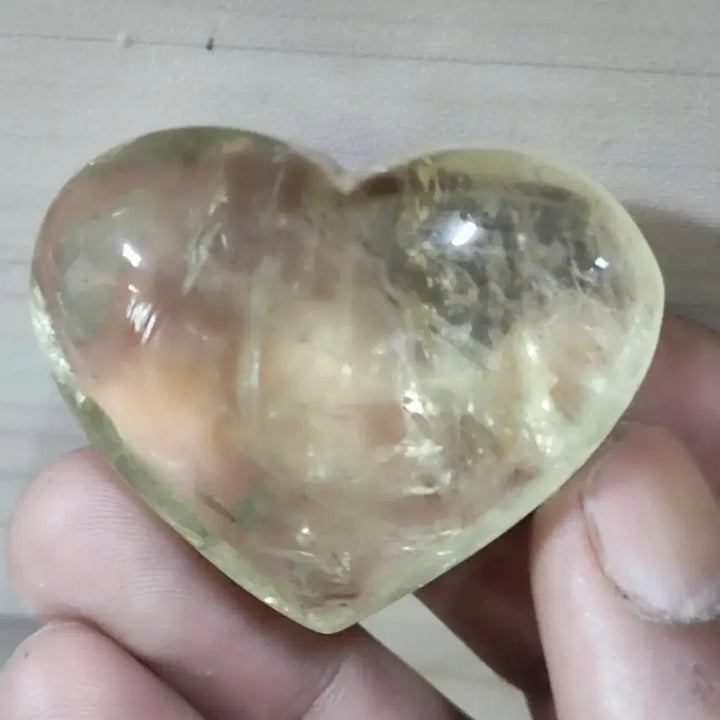 [BUNJANG] Heart-Shaped Light Citrine Gemstone / 하트 모양 연 시트린 원석 47. 8g