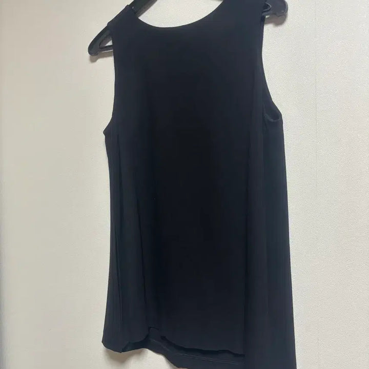[BUNJANG] Mishimoduutti Black Sleeveless T-shirt / 미시모두띠 블랙 민소매 티셔츠