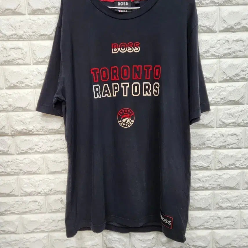 [BUNJANG] NBA BOSS Toronto Raptors Black T-shirt / NBA *BOSS 블랙 반팔 라운드티 105-110사이즈 k616