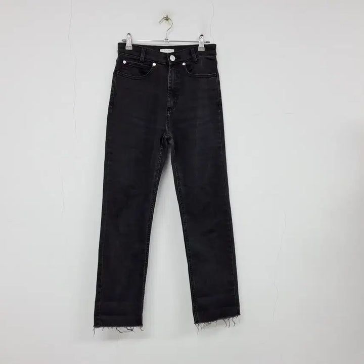 [BUNJANG] Sandro Straight-Cut Raw Edge Black Jeans / 산드로 스트레이트컷 로우 엣지 블랙진 청바지36