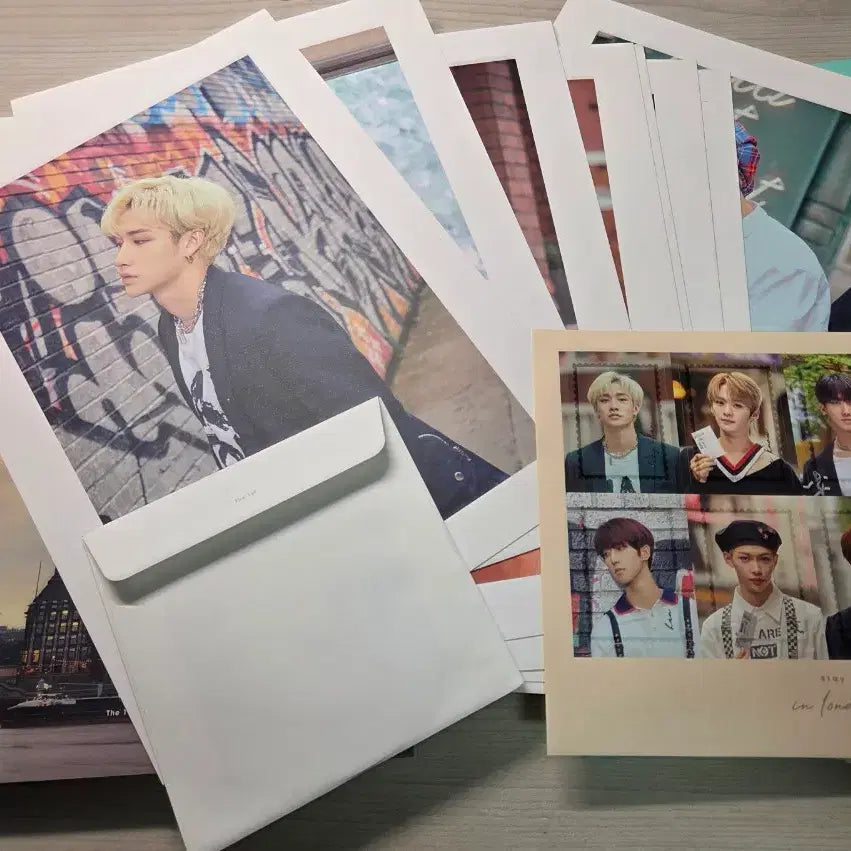 [BUNJANG] Stray Kids London &amp; Playground Photobook Bundle Set / 스트레이키즈 런던/플레이그라운드 포토북 세트 일괄