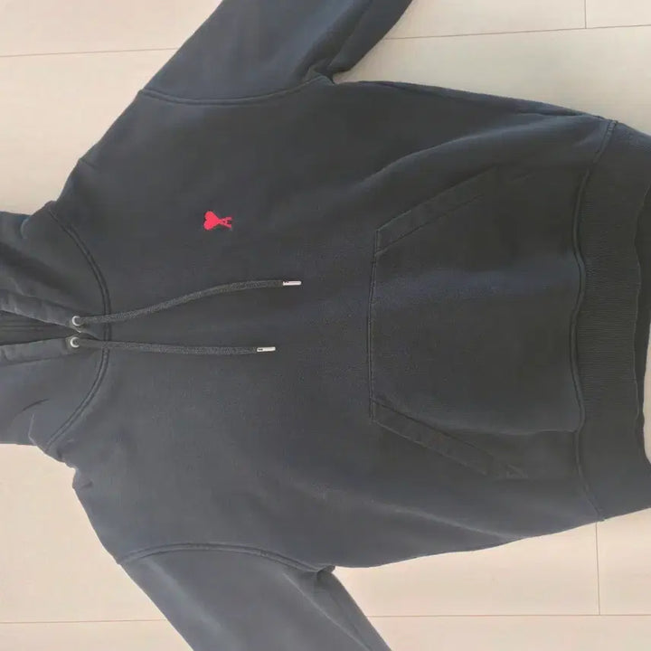 [BUNJANG] AMI Small Heart Black Hoodie L / 아미 스몰 하트 블랙 후드티 L