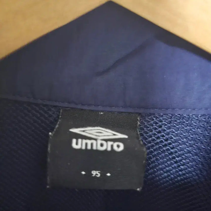 [BUNJANG] Umbro Windbreaker Jacket Navy 95 / 엄브로 바람막이 자켓 네이비 95