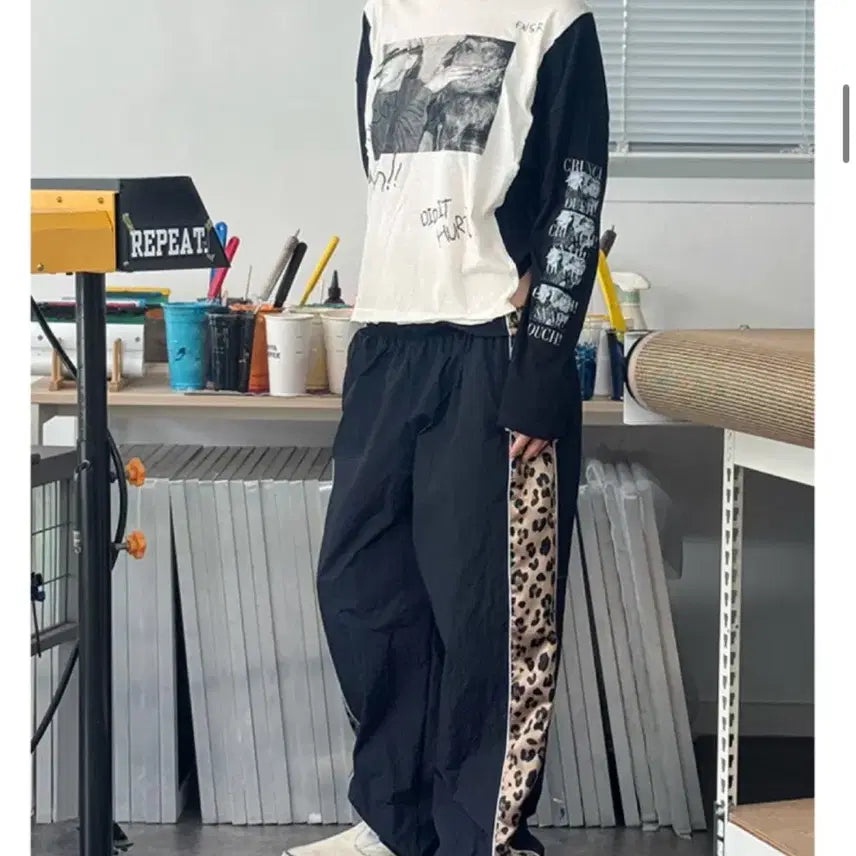 [BUNJANG] Casual Manual Oops T-shirt (Black) / 캐주얼 매뉴얼 웁스티셔츠 검정