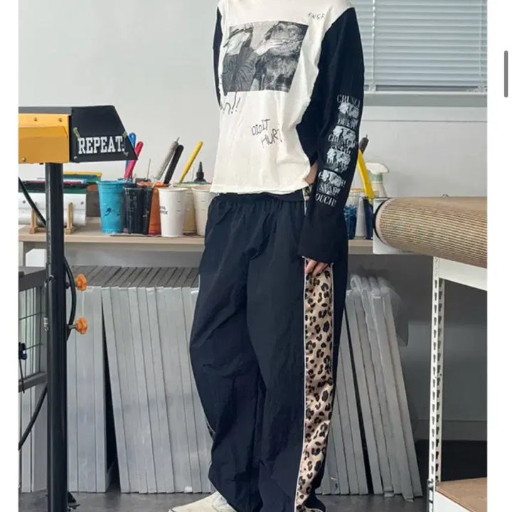 [BUNJANG] Casual Manual Oops T-shirt (Black) / 캐주얼 매뉴얼 웁스티셔츠 검정