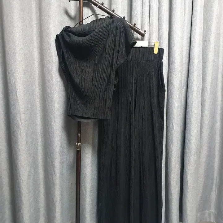 [BUNJANG] Pleated Banding Long Pants / 블랙 드레이핑 투피스셋업