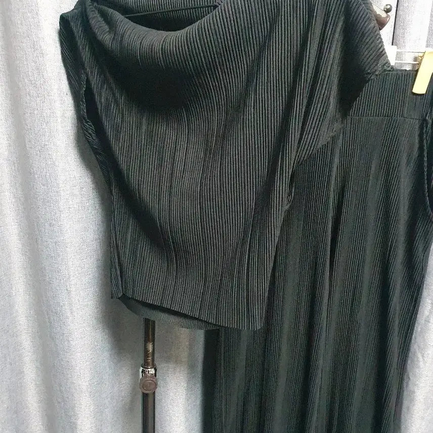 [BUNJANG] Pleated Banding Long Pants / 블랙 드레이핑 투피스셋업