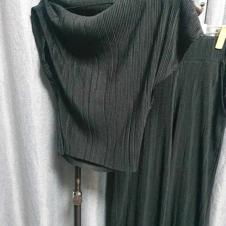 [BUNJANG] Pleated Banding Long Pants / 블랙 드레이핑 투피스셋업