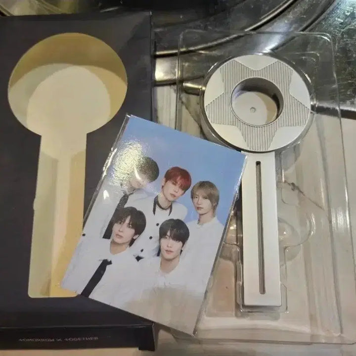 [BUNJANG] TXT Official Light Stick Stand + Photocard / 새상품) 투바투 응원봉 스탠드 +포토카드 판매합니다